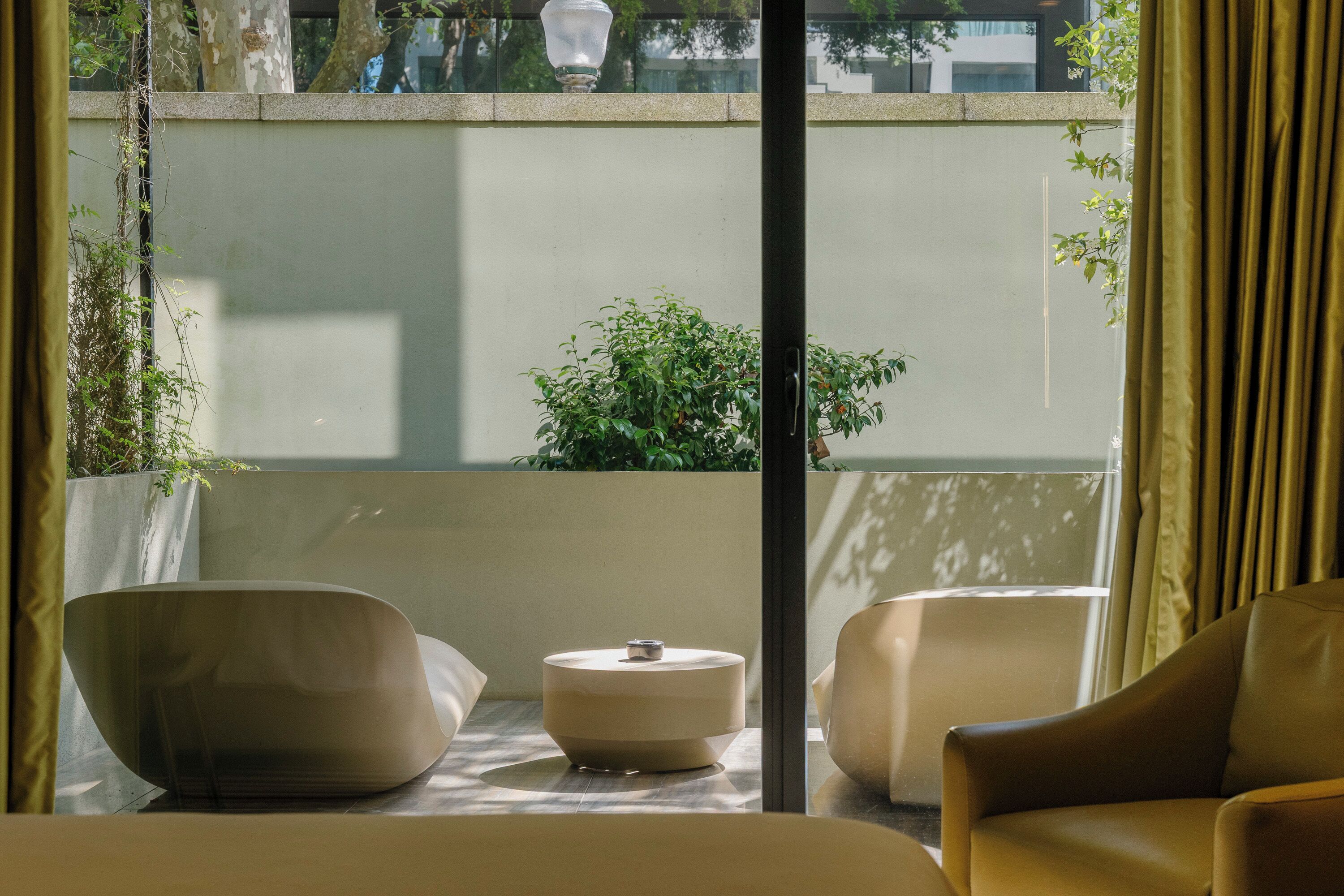 Onice Terrace Room | 高档床上用品、记忆海绵床垫、迷你吧、客房内保险箱