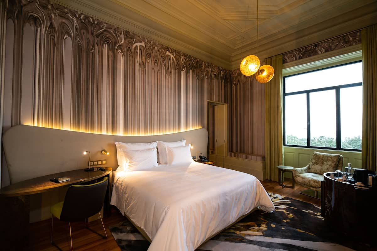 Manor House Ocean Front Room | 1 多间卧室、高档床上用品、记忆海绵床垫、迷你吧