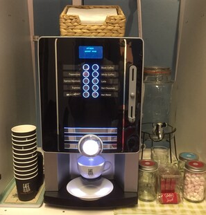 Daily continental breakfast for a fee - Hull Trinity Backpackers (Hull)