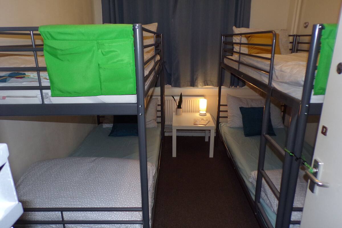 Dormitorio condiviso Standard, per sole donne | Postazione laptop, tende oscuranti, insonorizzazione