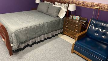 Suite | Desk, free WiFi