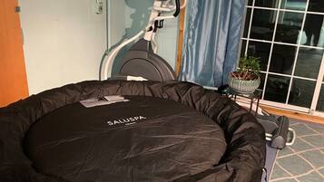 Suite | Desk, free WiFi