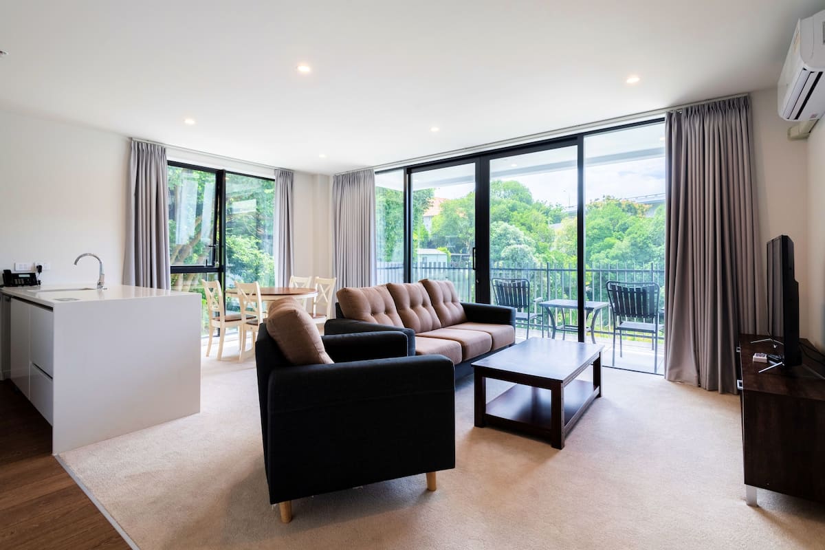 Premier Two Bedroom Suite with a free secure parking | Living room