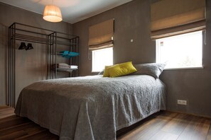 Fer et planche à repasser, Wi-Fi gratuit, draps fournis