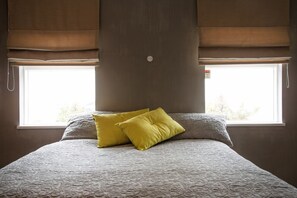 Iron/ironing board, free WiFi, bed sheets, wheelchair access