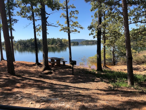  “Comfy Cozy Rental Cabin” just minutes from the North end of Lake Quachita.
