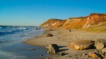Beach nearby, sun loungers, beach umbrellas, beach towels