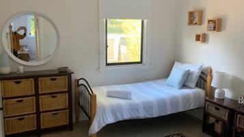 3 bedrooms, iron/ironing board, travel cot, free WiFi