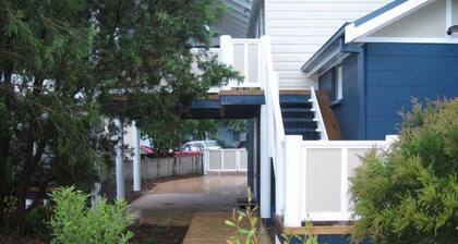 The Old Boathouse - kayak / high speed internet / minutes to the beach