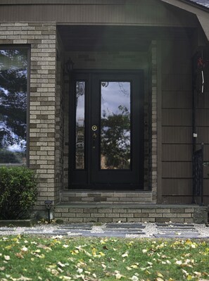 Exterior detail - Waterfront Home with Stunning Views .. Dog friendly , and great fishing !!! (Douglas)