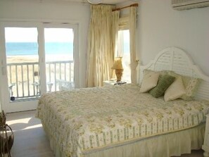 4 bedrooms, desk, iron/ironing board, free WiFi - Oceanfront Home, Views from Each Room, Spectacular Sunrises and Sunsets (west hampton beach)