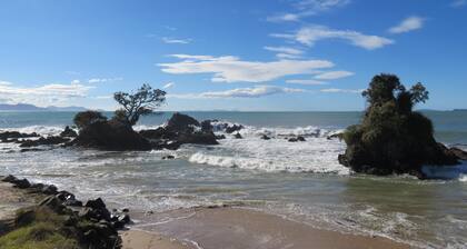 Lovely Beach Bach Retreat