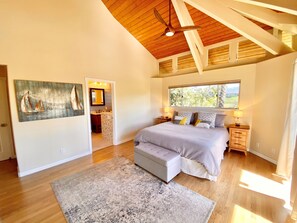 6 habitaciones, tabla de planchar con plancha, wifi y ropa de cama 