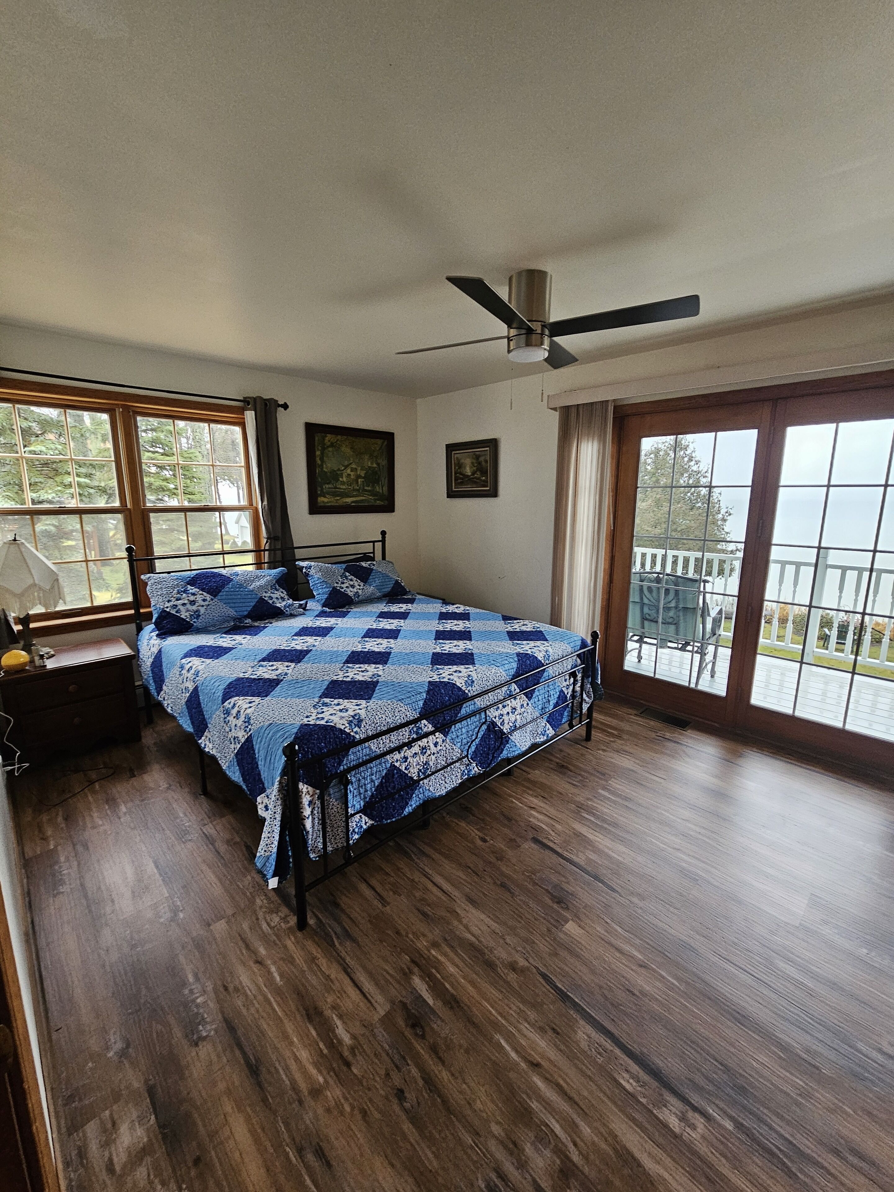 5 bedrooms, desk, iron/ironing board, free WiFi