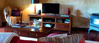 Nature on your doorstep - Kangaroo Creek Chalets - birds kangaroos...relax!