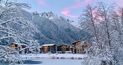 65m2 apartment, sleeps 6/7, lake and Mont Blanc view in ***** spa residence