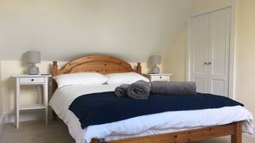 3 bedrooms, iron/ironing board, travel crib, free WiFi