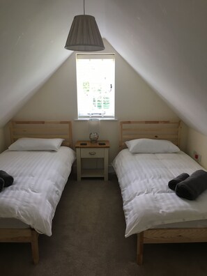 3 soverom, strykejern/-brett, reiseseng for barn og wi-fi (inkludert)