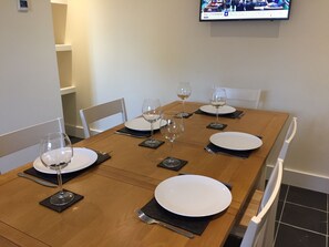 Dining - Orchard Cottage - Newly Built Farmhouse Outhouse (Castle Hedingham)