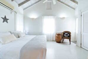 2 bedrooms, in-room safe, desk, iron/ironing board