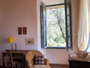 Interior - Large character house (Poggio-Marinaccio)