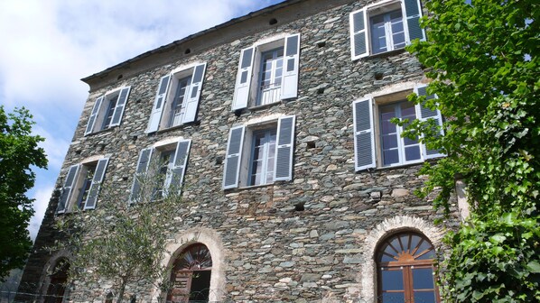 Exterior - Large character house (Poggio-Marinaccio)