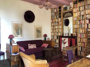 Interior - Large character house (Poggio-Marinaccio)