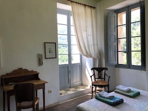 7 Schlafzimmer, Bügeleisen/Bügelbrett, Bettwäsche