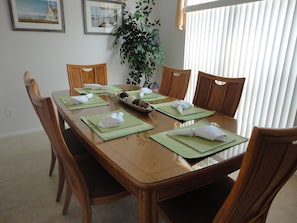 Dining -  Villa With Secluded Private Pool,Lake View, Games Room free WiFi (Four Corners)