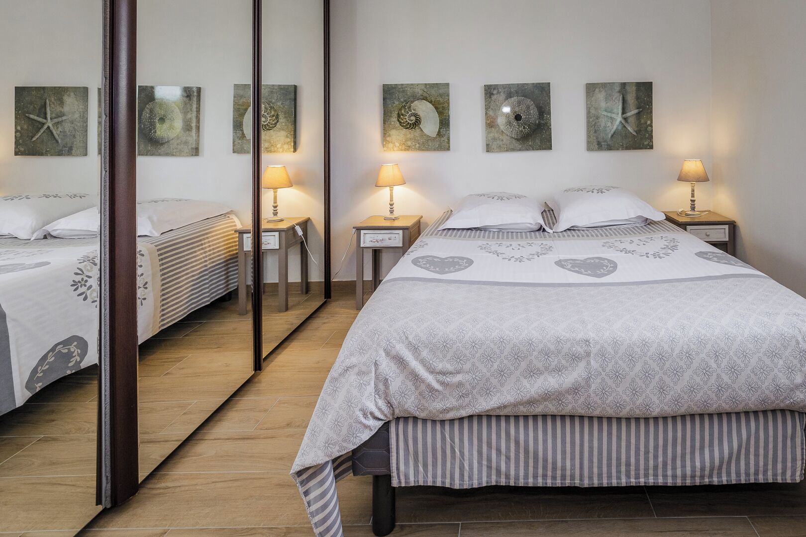 5 chambres, fer et planche à repasser, Wi-Fi