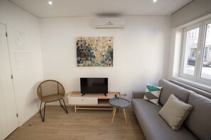 公寓, 1 間臥室 (1) | 書桌、隔音、熨斗/熨衣板、搖籃/嬰兒床