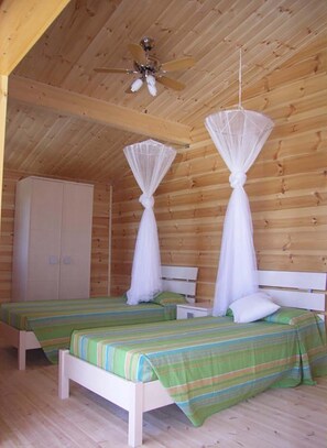 2 bedrooms, iron/ironing board, free WiFi