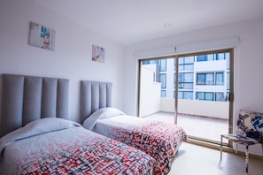 2 bedrooms, in-room safe, desk, iron/ironing board