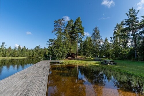 Maison de vacances dans les bois incluse Bateau à rames - lac avec jetée   