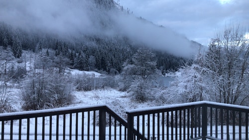 A pearl with charm Field by the lake, detached with plotPets allowed