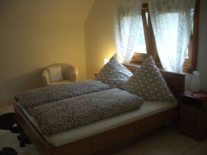 2 chambres, fer et planche à repasser, accès au Wi-Fi (inclus)