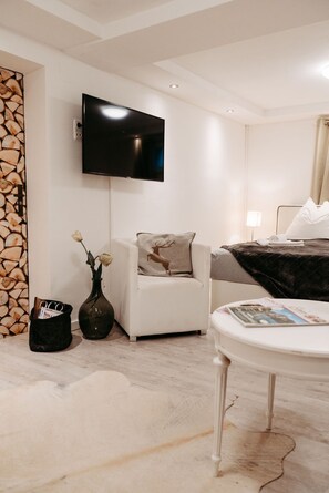 4 bedrooms, in-room safe, iron/ironing board, travel cot - Chalet Jagdhaus just outside the city of Salzburg the most famous lakes and ski resorts (Golling an der Salzach)