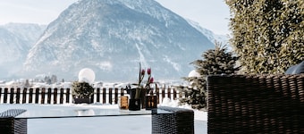 Chalet Jagdhaus just outside the city of Salzburg the most famous lakes and ski resorts