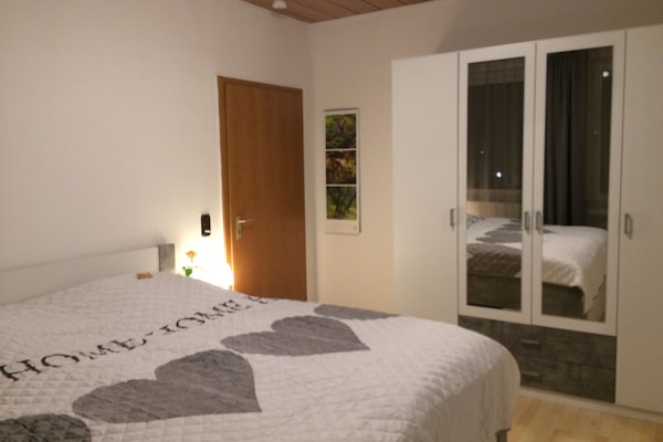 1 dormitorio, tabla de planchar con plancha, wifi gratis y ropa de cama