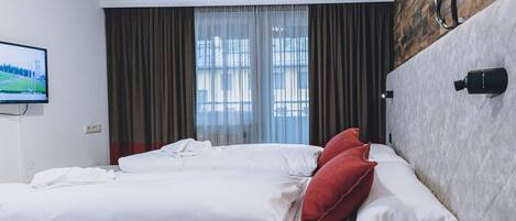 1 bedroom, iron/ironing board, travel cot, free WiFi