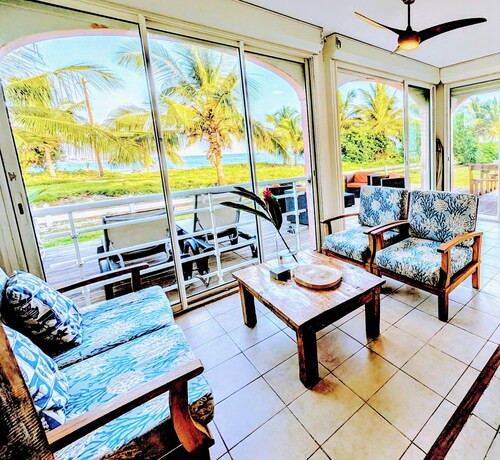Le Mabouya Marin, duplex with large terrace facing the lagoon, beach 50 m'away