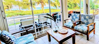 Le Mabouya Marin, duplex with large terrace facing the lagoon, beach 50 m'away