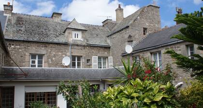 Remontoitu, moderni ja erittäin keskeinen talo! Terassi ja puutarha