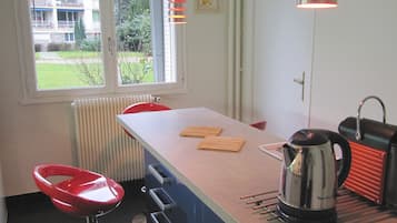 KylskÄp, mikrovÄgsugn, ugn och spishÀll