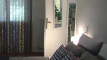 1 chambre, bureau, fer et planche Ă repasser, Wi-Fi gratuit