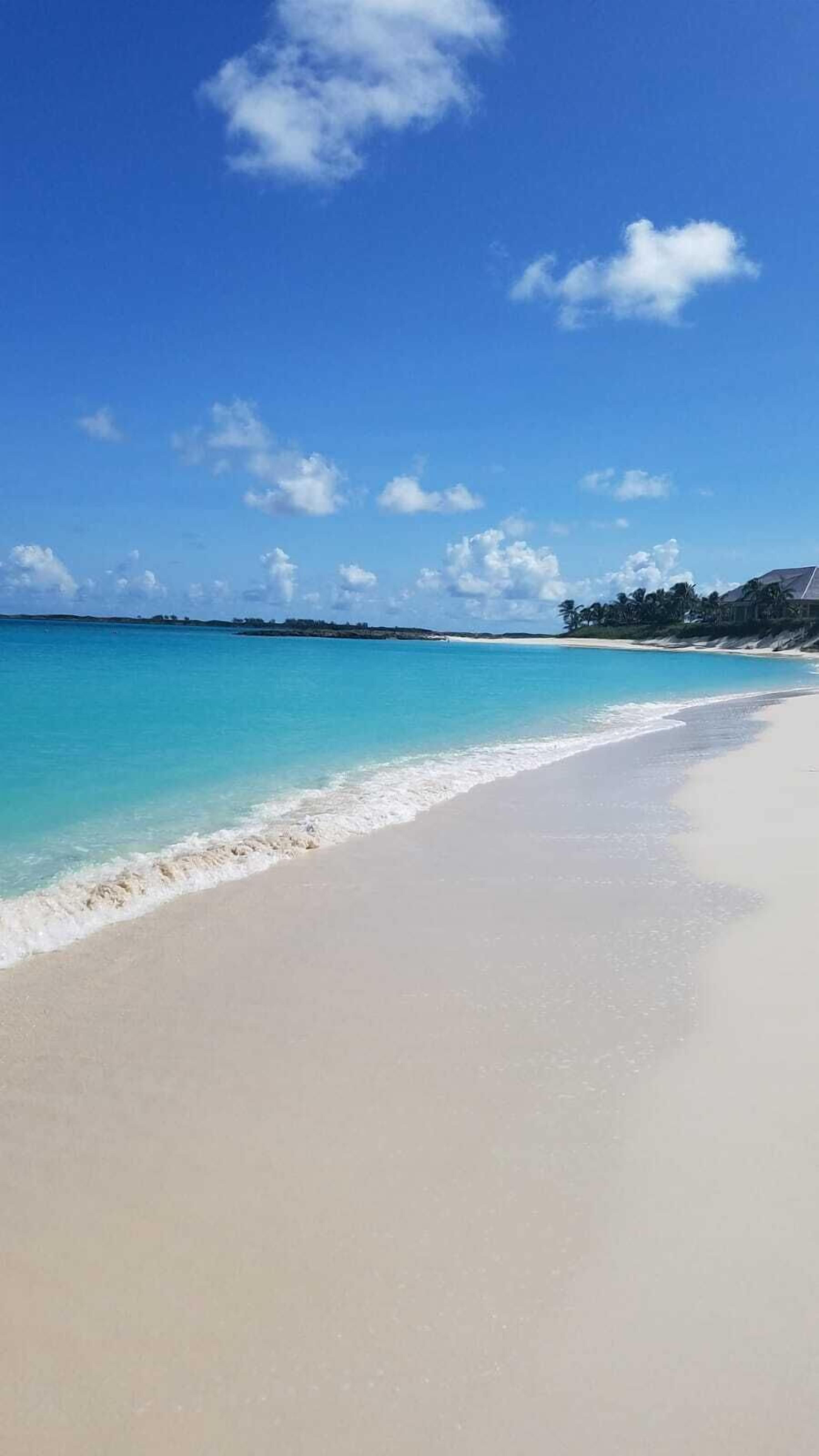 Beach nearby, sun-loungers, beach towels