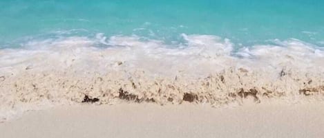 Beach nearby, sun-loungers, beach towels