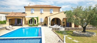 VILLA PENARD VAISON LA ROMAINE