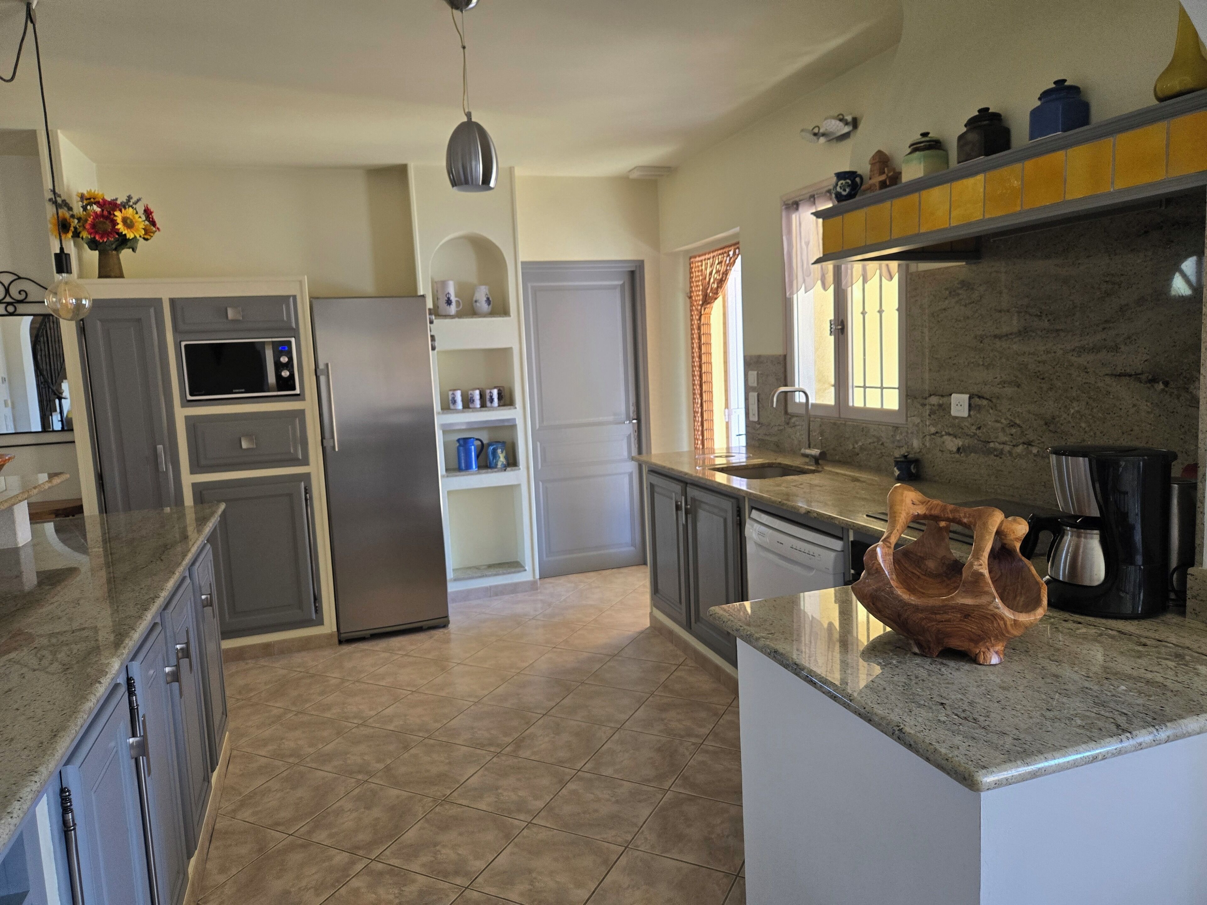 冰箱、微波炉、烤箱、炉灶