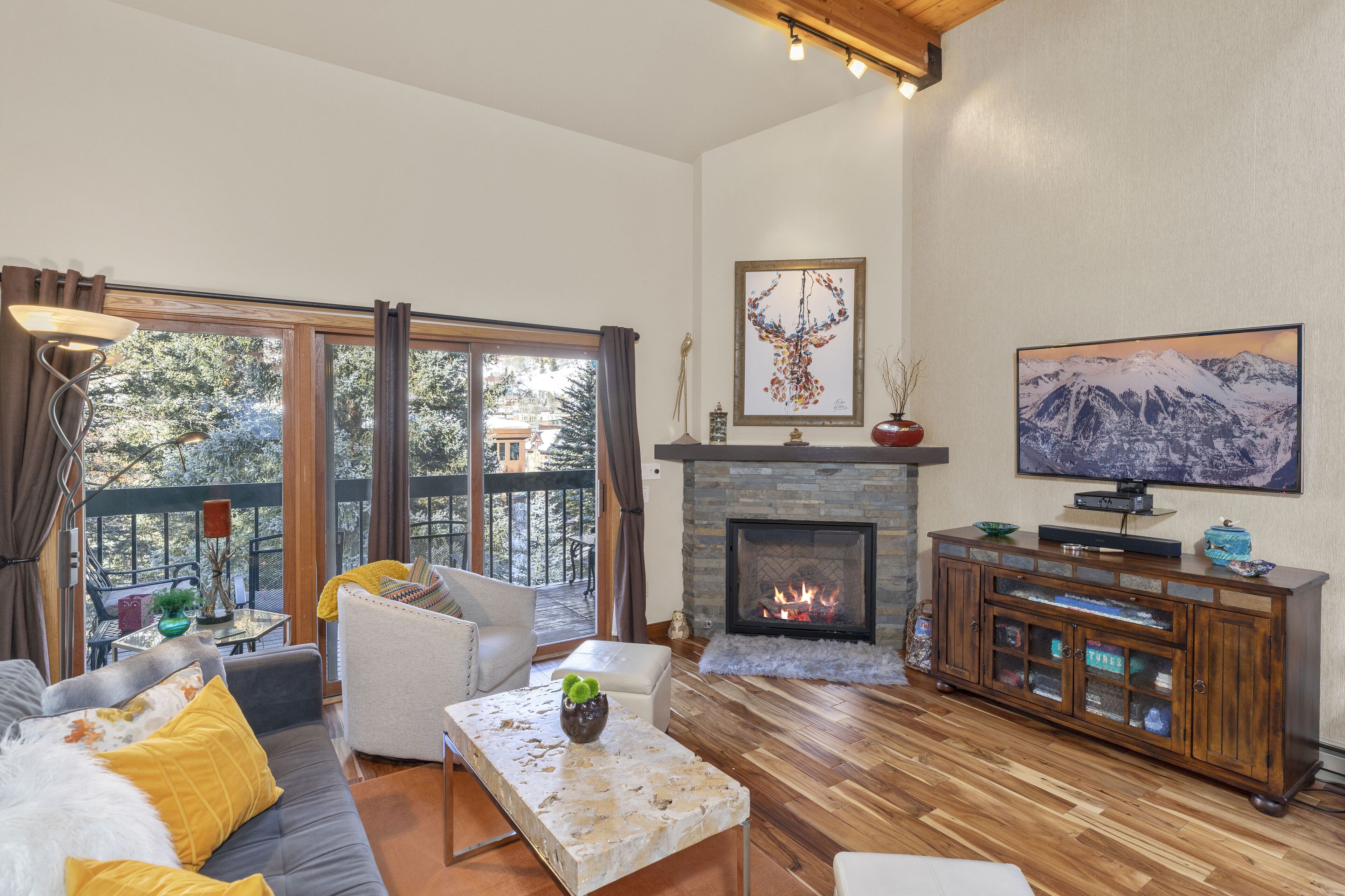 Bright, open comfy - decorators dream
